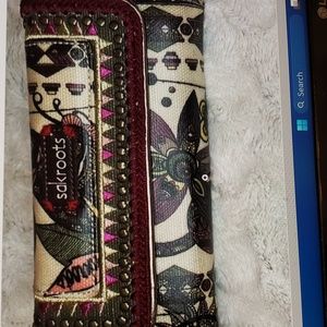 FLORAL DESIGN SAKROOTS WALLET NWOT